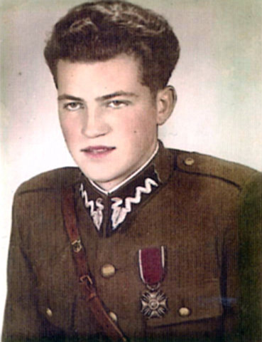 Bronek w mundurze